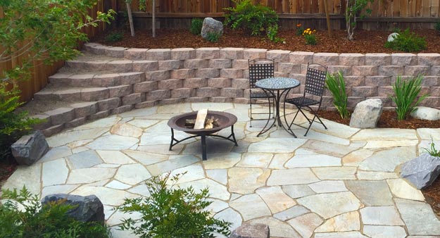 How To Install A Flagstone Patio, How To Put In A Flagstone Patio On Lawn